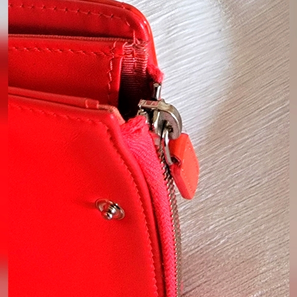 COA CHANEL Pink Quilted Patent Leather Classic Wallet - Picture 13 of 16